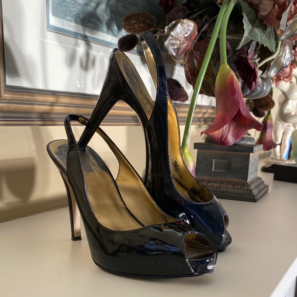 GUESS Black Patent, Sling Back Peep-Toed Heels - Picture 13 of 16